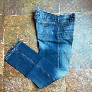 WRANGLER MEN'S RETRO RELAXED FIT MID RISE BOOT CUT JEANS